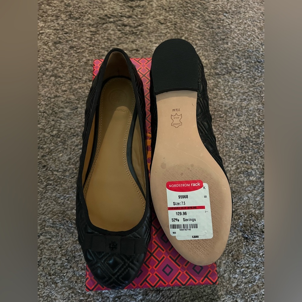 Elegant Black Quilted Women's Flats - Picture 3 of 7